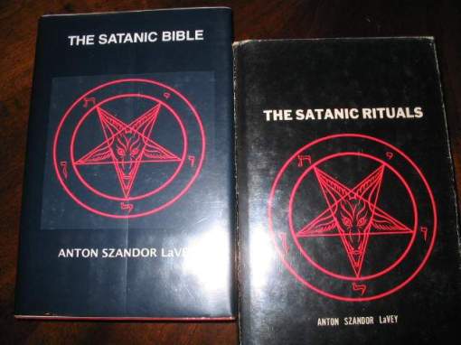 Illuminati Dkk. - Page 6 Satanic-bible